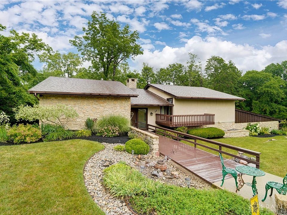 1st image of 11 Sunnybrook Ct