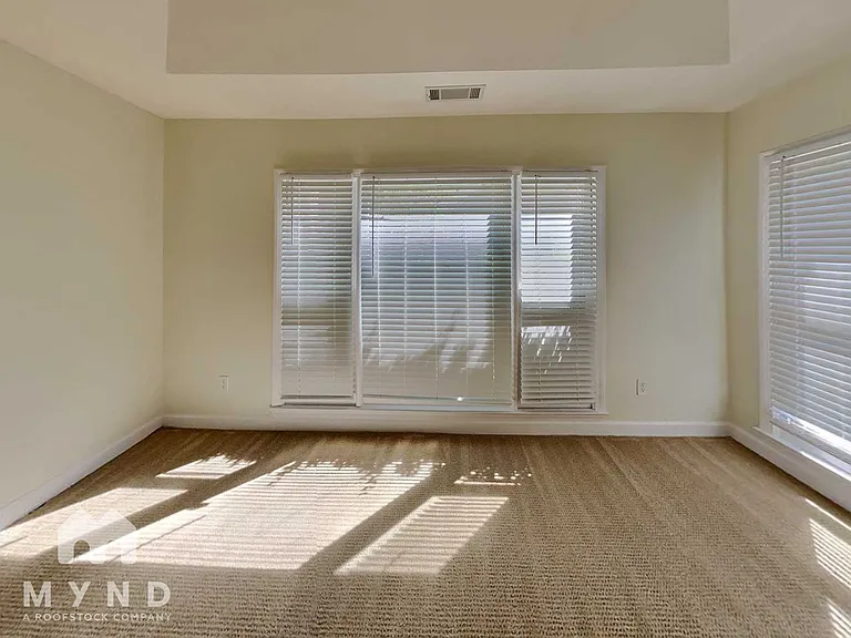 4601 Lake Village Dr — Photo 9