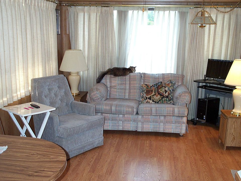 2nd image of 70201 Aurora Rd Spc 87