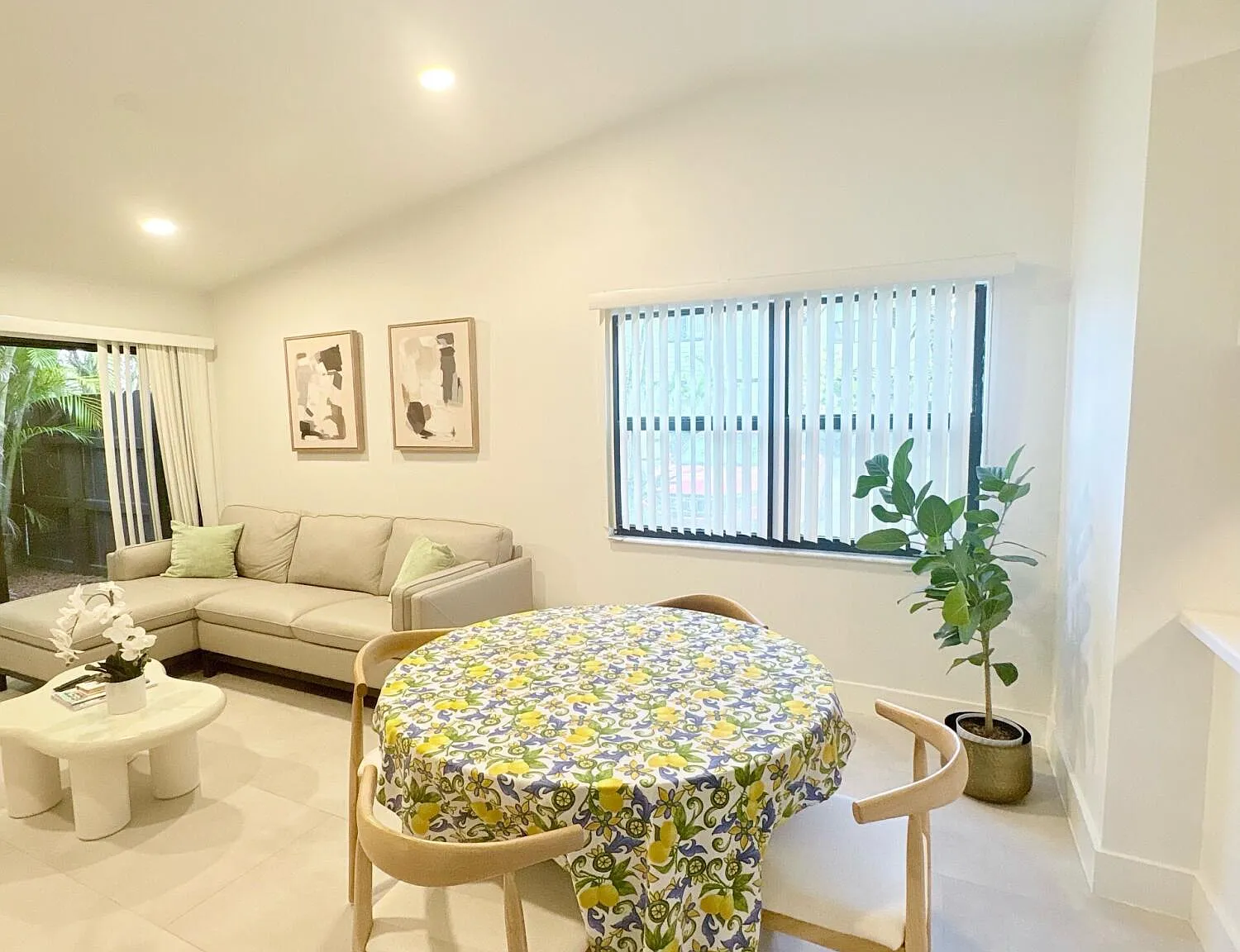 2 bed, 2.0 bath, 919 sqft, $2,950 — Photo 3