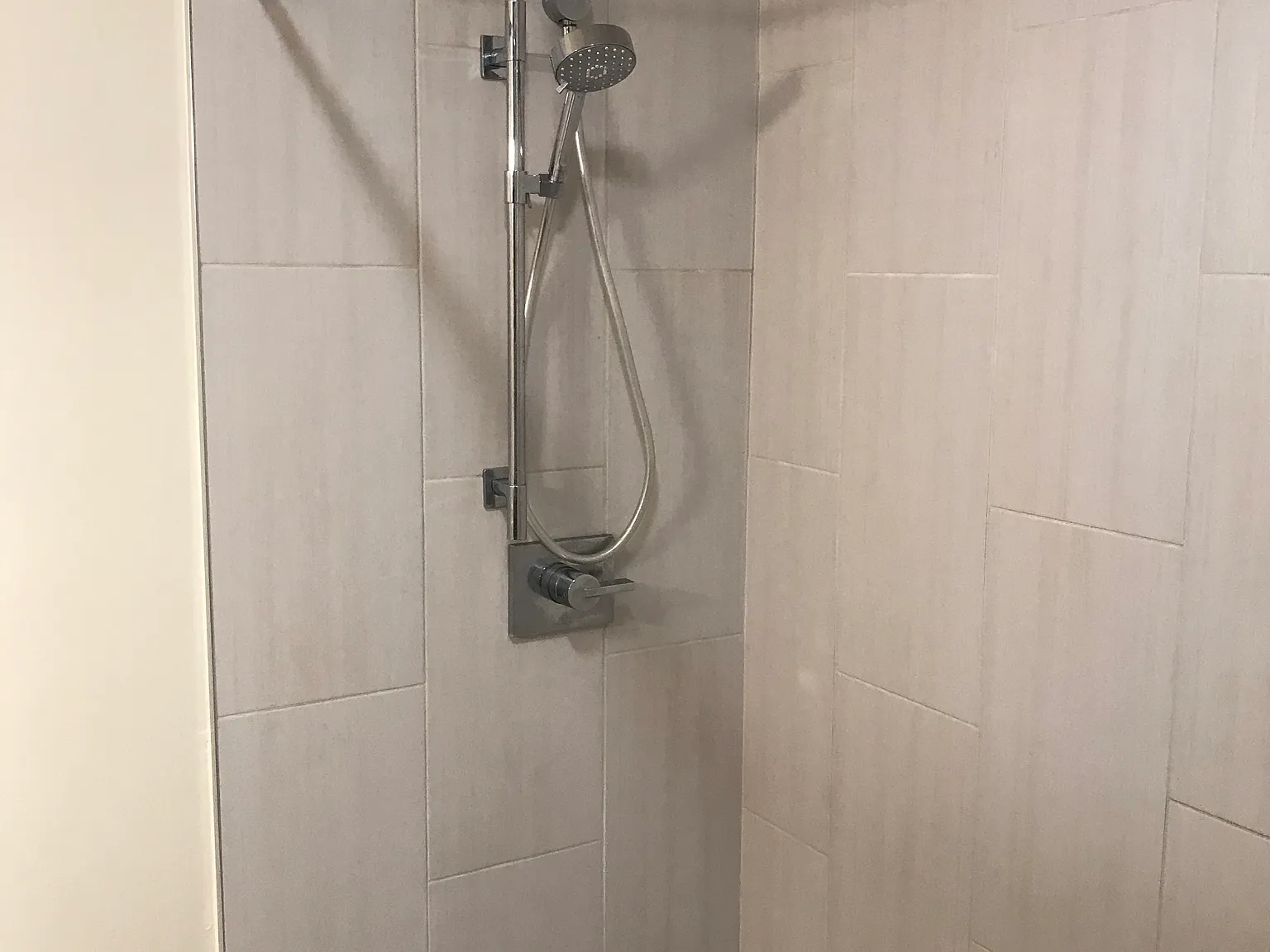 Studio, 200 sqft, $1,500 — Photo 3