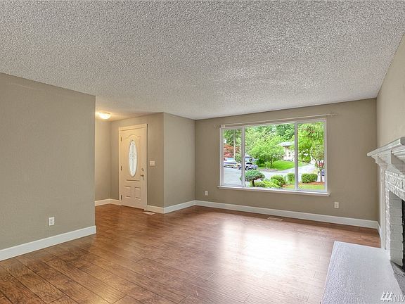 3rd image of 2402 31st Ave SE