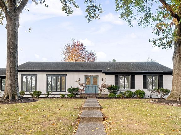 3rd image of 434 Whiteheath Ln