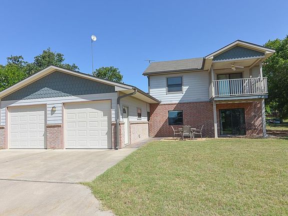 2nd image of 104 Woodlawn Dr