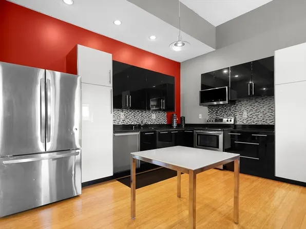 54 Forest St APT 219, Medford, MA 02155