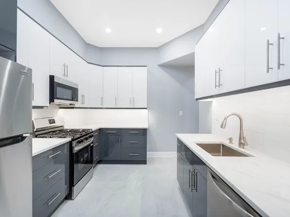 511 Bayridge Parkway image 1 of 13