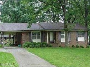 414 Hathaway Dr, Winston Salem, NC 27103