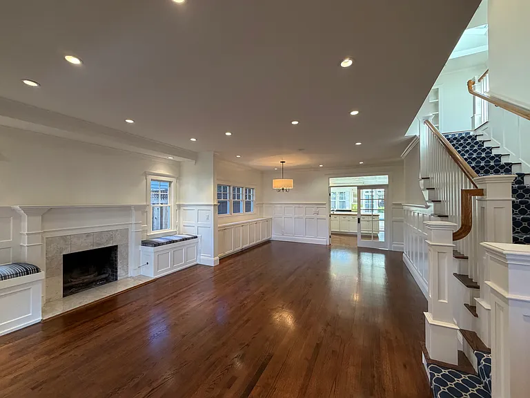 383 Hedge Rd — Photo 3