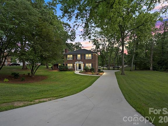 2nd image of 5811 Gettysburg Dr NW