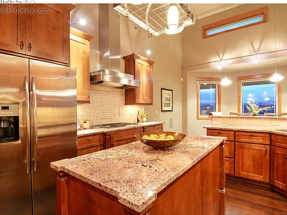 3rd image of 5207 Maywood Ct