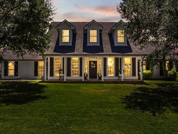 2nd image of 785 Tweedy Rd