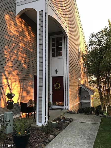2nd image of 72 Lakeview Ct #7-2
