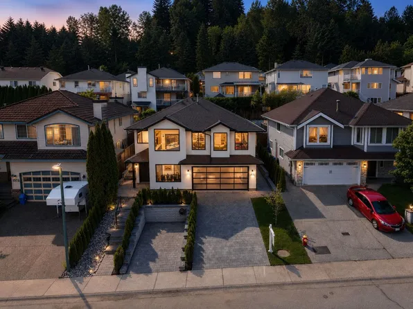 1374 Kenney St, Coquitlam, BC V3E 2R2