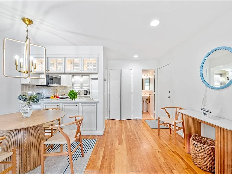 2 Brackett Pl #B — Photo 8