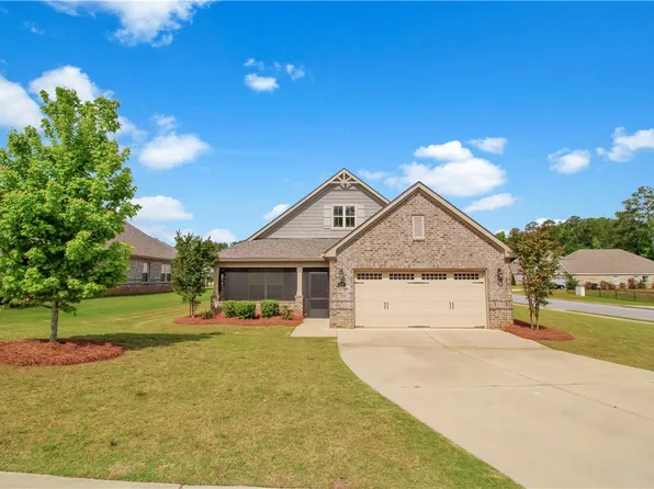 1010 Oden Ct, Opelika, AL 36801