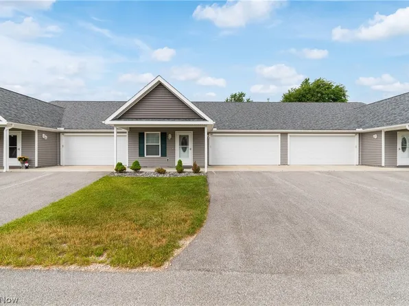 1840 Alexander Dr #202, Geneva, OH 44041