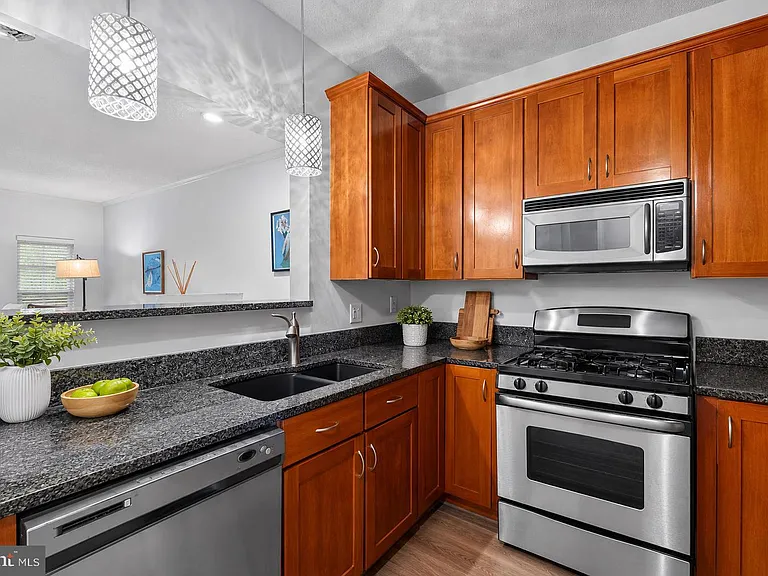 1708 Lake Shore Crest Dr #24 — Photo 11