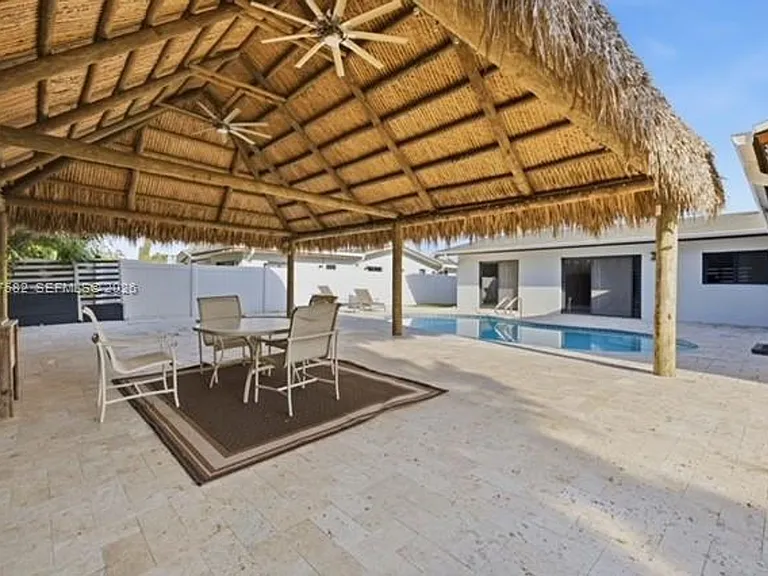 1415 W Camino Real — Photo 13