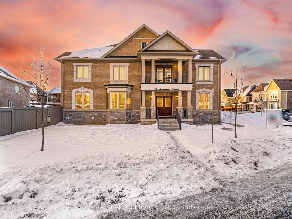 1st image of 15 Farringdon Cres