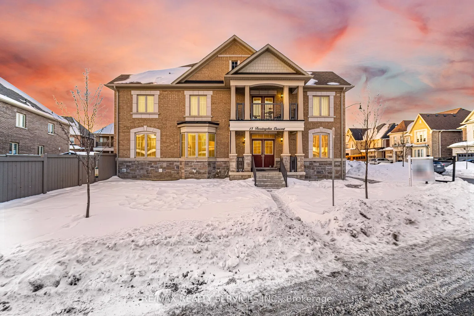 15 Farringdon Cres photo 1