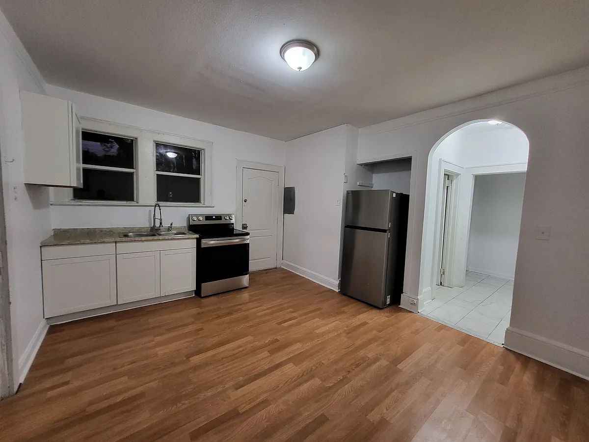 Building Photo - 4304 Springfield Blvd #4304
