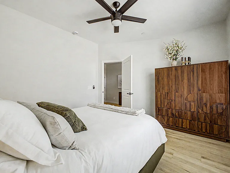 2601 E Clarendon Ave #9 — Photo 15