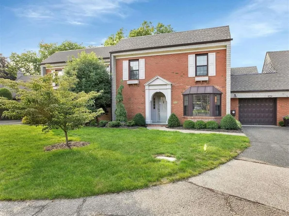 262 Helm Lane #262, Bay Shore, NY 11706