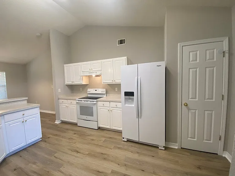 9676 Parker Lake Cir — Photo 12