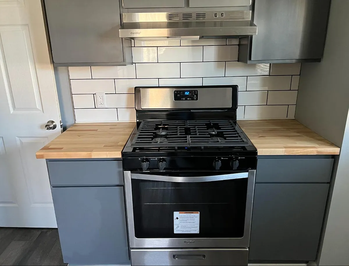 Unit Photo - 625 W Omar St