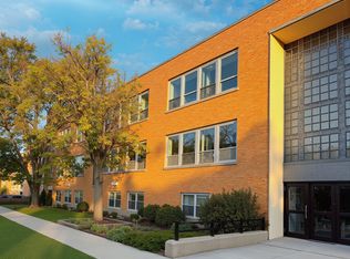 8900 Windemere Ave #2A, Brookfield, IL 60513