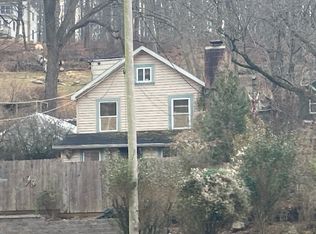 49 Sanatorium Rd, Glen Gardner, NJ 08826