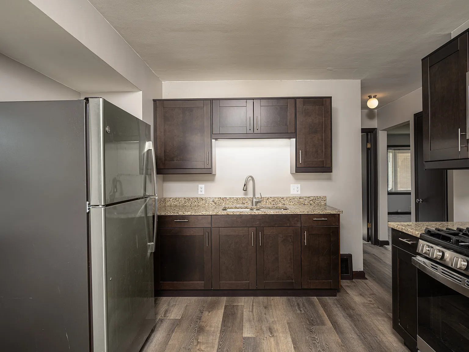 2 bed, 834 sqft, $1,650 — Photo 4
