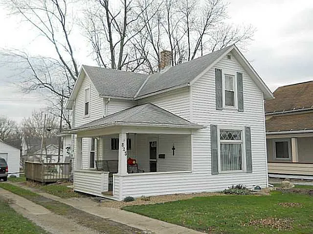 823 Washington Ave photo 1