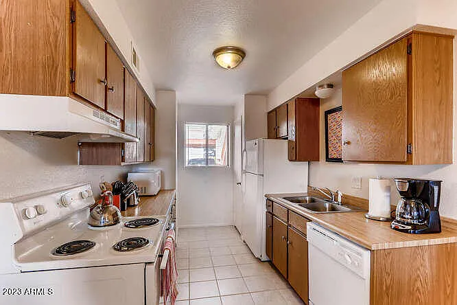 2 bed, 1.0 bath, 792 sqft, $1,600 — Photo 3