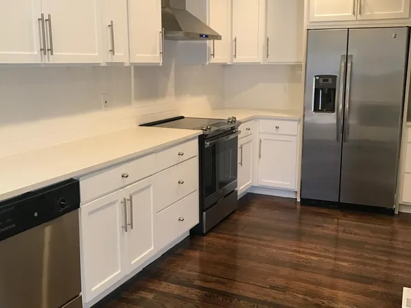 1011 W 45th St, Kansas City, MO 64111