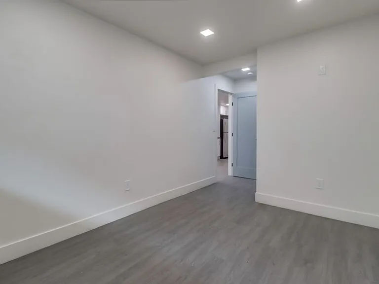 4774-80 W Point Loma Blvd — Photo 15
