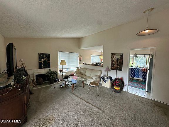 4th image of 563 Fargo St