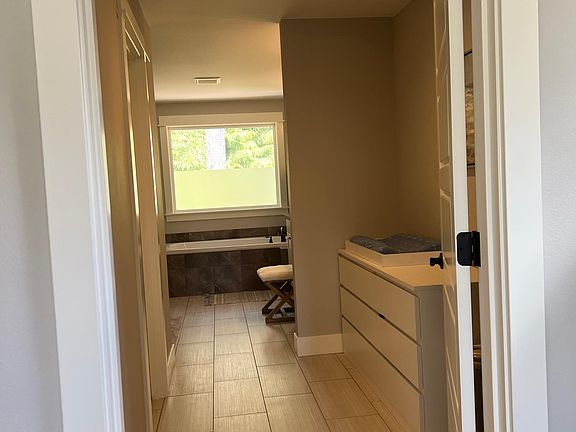 5th image of 3417 Fox Ct