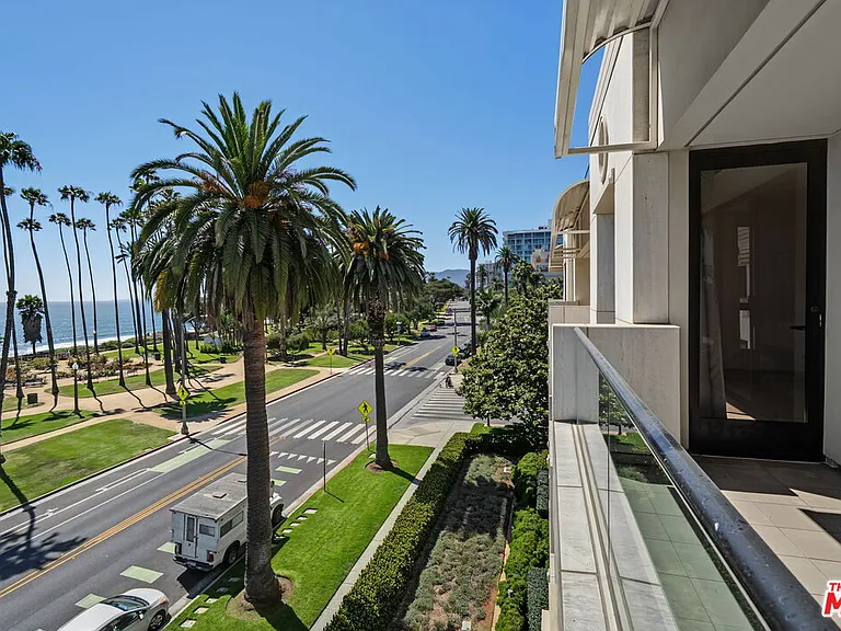 701 Ocean Ave #PHD — Photo 21
