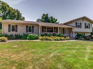 3019 Chaucer Dr NE, Canton, OH