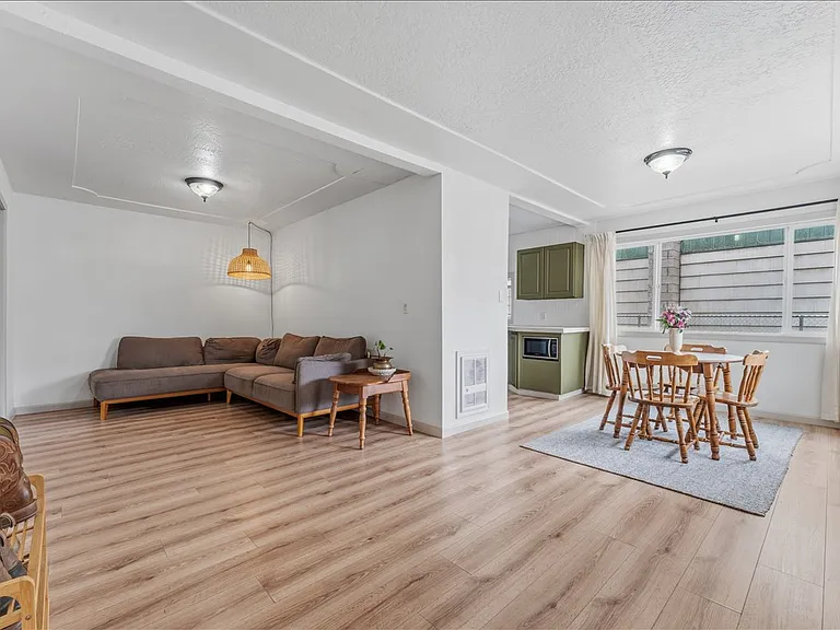 114 Cherry St NW — Photo 8