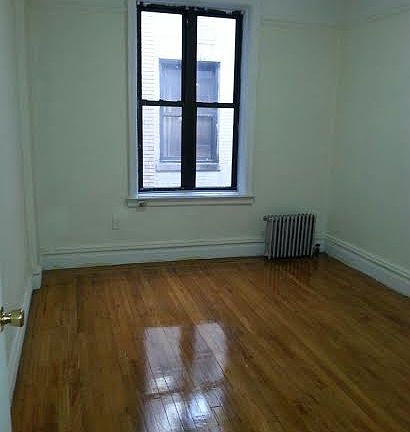 2nd image of 812 W 181st St APT 42