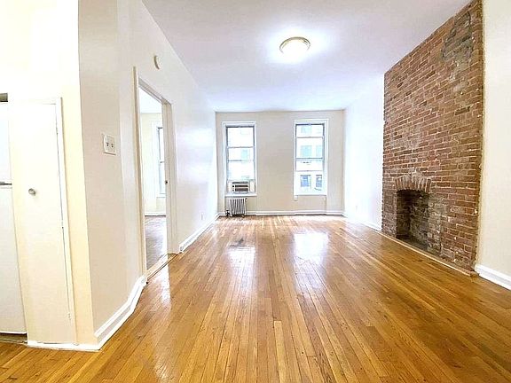 3rd image of 138 W 72nd St APT 4