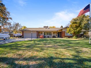 6N080 Acacia Ln, Medinah, IL 60157