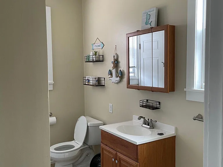 440 Delaware Ave — Photo 7