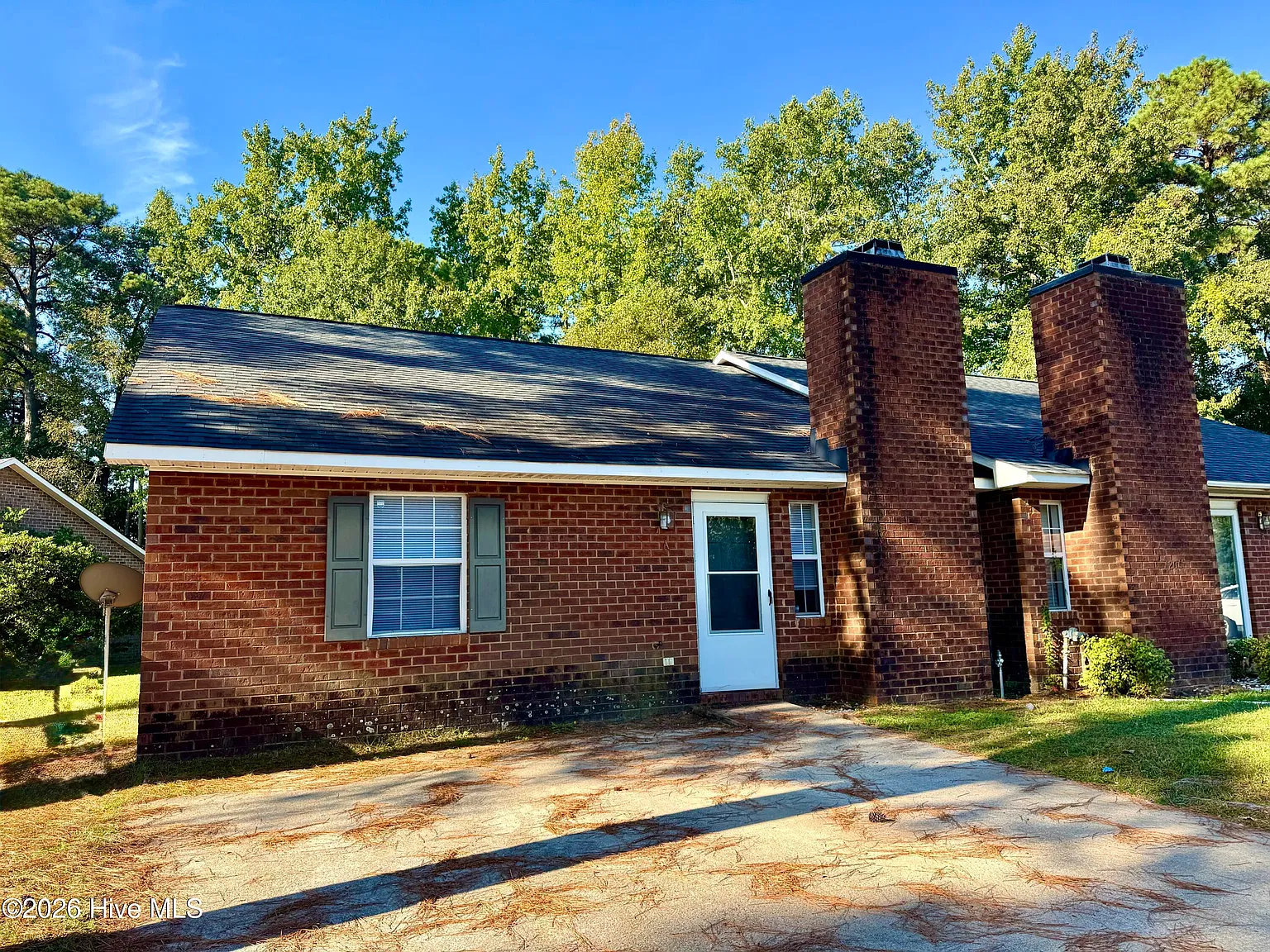 3 bed, 2.0 bath, $1,400 — Photo 1