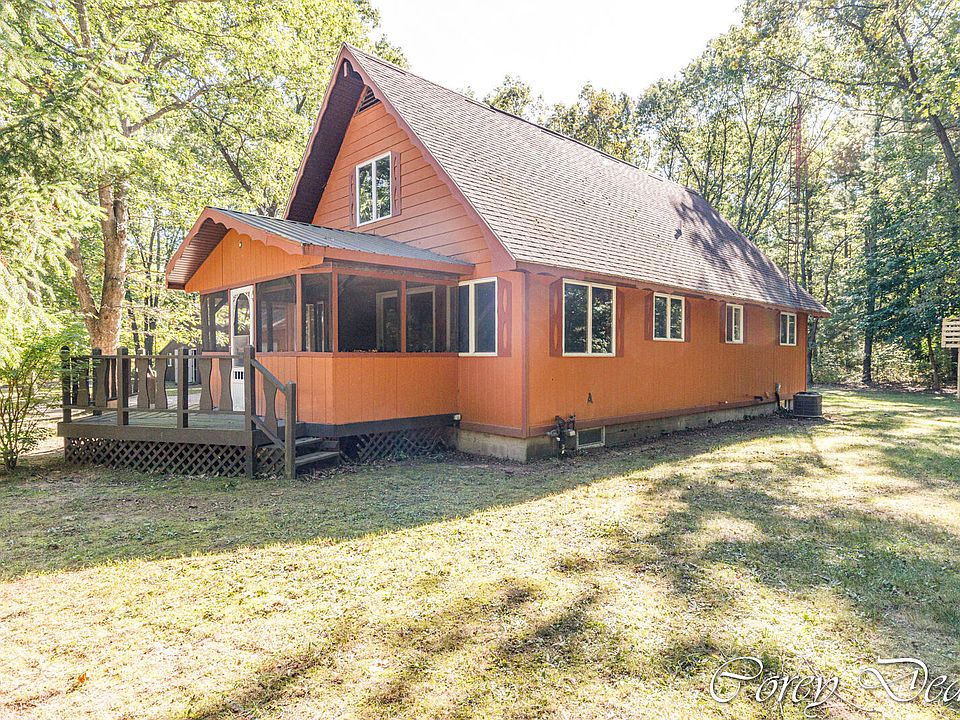 711 Division St, Eastlake, MI 49626 Zillow