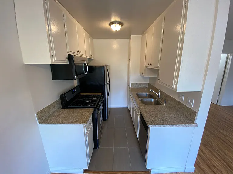 can374 — Photo 9