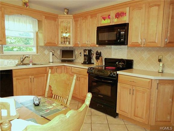 2nd image of 42 Parkway Dr