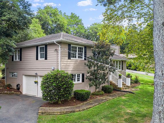 4th image of 3650 Westview Dr NE